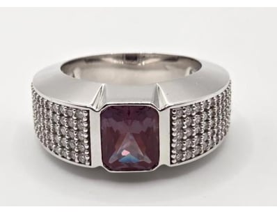 Affordable Jewellery Market (A1001) - Lot 635