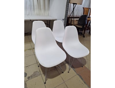 X4 Dining Chairs, White Finish 

SOLD AS LOT

