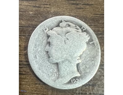 1924 UNITED STATES OF AMERICA SILVER DIMES VERY SC...