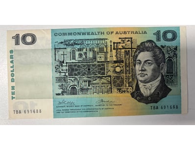 AUSTRALIAN COMMONWEALTH BANK $10 NOTE, R304 (VF)
...