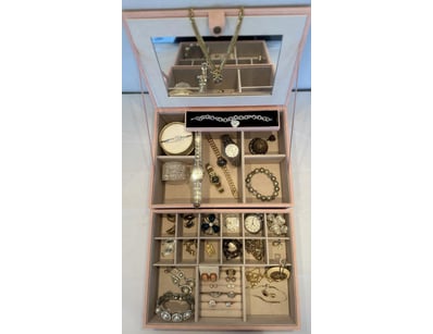 The Curio Collection (A989) - Lot 5001