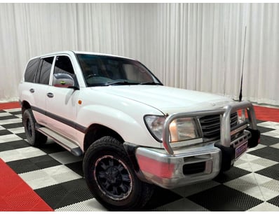 <b>2004 Toyota LandCruiser 100 HDJ100R - White - 4...