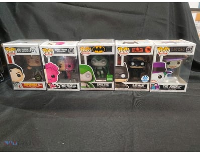 FUNKO POP DC HEROES AND BATMAN COLLECTION - FIVE B...