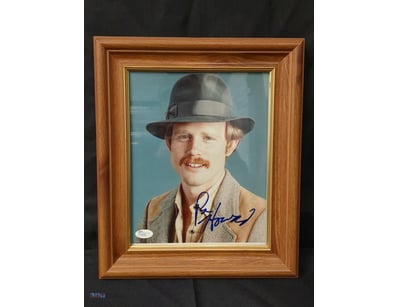 AUTOGRAPHED PHOTOGRAPH OF RON HOWARD.

Item Size: ...