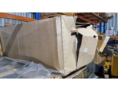 MOSTLY UNRESERVED 4x4 WORKSHOP BUSINESS CLOSURE... - Lot 140