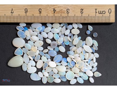 30 CARATS AUSTRALIAN OPAL SOLIDS GEMSTONES

30 Car...