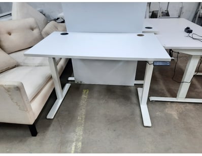 Standing desk, white finish.

Dimensions: 80cm (...