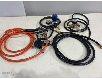 Various Air lines with attachments 

4 seperate ho...