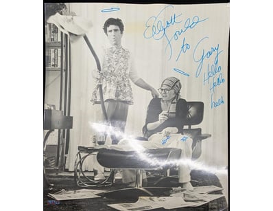 SIGNED PHOTOGRAPH OF ELLIOTT GOULD WITH CERTIFICAT...