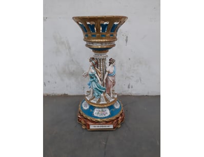 UNRESERVED Luxury Kangaroo Point Estate Furnitu... - Lot 255