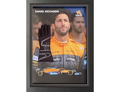 DANIEL RICCIARDO PERSONALLY SIGNED GLOVE

Framed U...