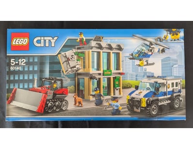 **UNRESERVED** LIFETIME COLLECTION OF LEGO PART... - Lot 242