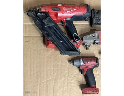 Cordless Milwaukee 18V tools. 1 x M18 FFN nailer, ...