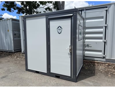 UNRESERVED Containers, Shower Blocks & Work Benches - Lot 7