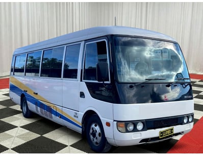 <b>2002 Mitsubishi ROSA PA Bus - White - 867,552km...
