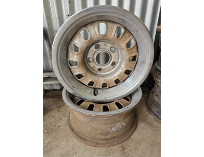 Steel 12-Slot Car Rims, quantity 2

Sold as lot

O...