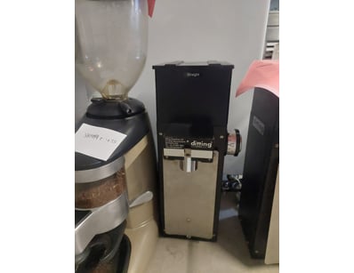 Ditting KR 804 commercial coffee grinder with larg...