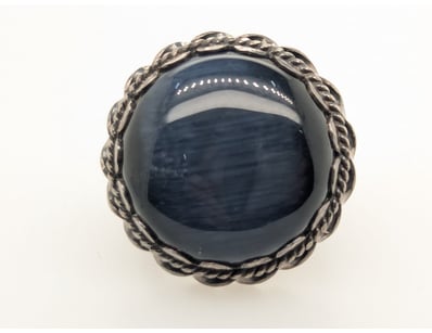SILVER AND GLASS BROOCH


583010+148


