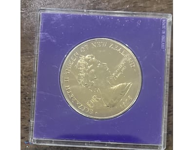 1978 NEW ZEALAND CORONATION COIN IN CASE SCARCE  
...
