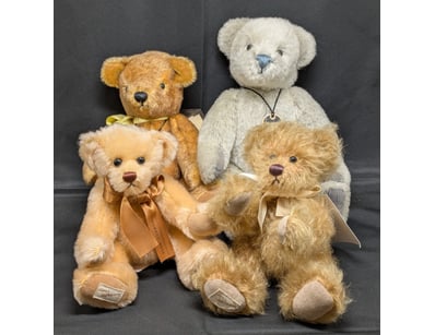 The Curio Collection (A995) - Lot 1194