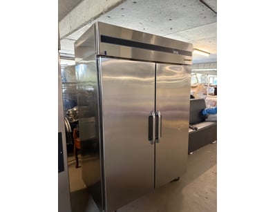 Skope Industries BC126-2RFOS-E vertical chiller/fr...