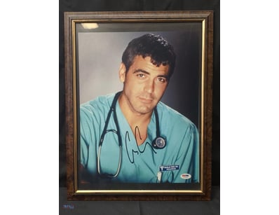 AUTOGRAPHED PHOTOGRAPH OF GEORGE CLOONEY.

Item Si...