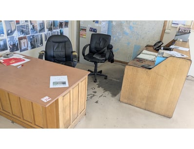 Mostly UNRESERVED POLY TANKs Manufacturer CLOSU... - Lot 314