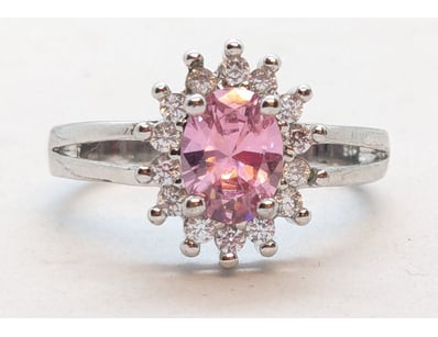 OVAL CUT PINK DIAMOND SILVER RING

Markings: Stamp...