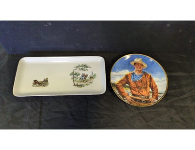 2X ASSORTED DECORATIVE PLATES

Item Size: Height...