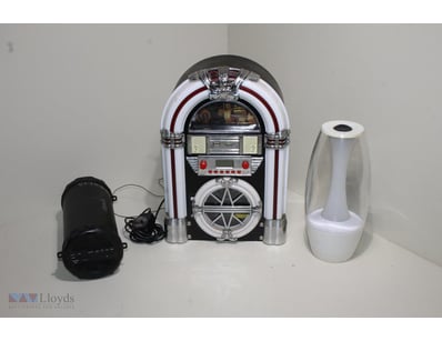 Retro Jukebox Music Player & 2 Portable Speakers. ...