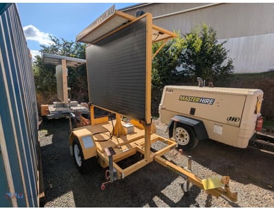 Variable Message Sign - Amber, Medium Trailer

Mak...