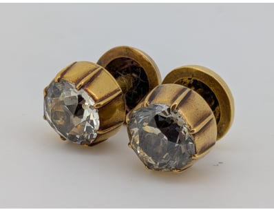 22CT YELLOW GOLD DIAMOND EAR STUDS

2X Diamonds (4...
