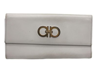 Designer Vault (A984) - Lot 4620