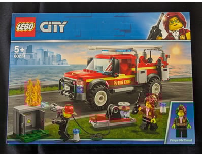 **UNRESERVED** COOKIE'S LIFETIME COLLECTION OF ... - Lot 513