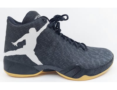 Premium Sneaker Collection (A983) - Lot 124