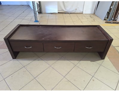 House & Homewares (A1004) - Lot 747