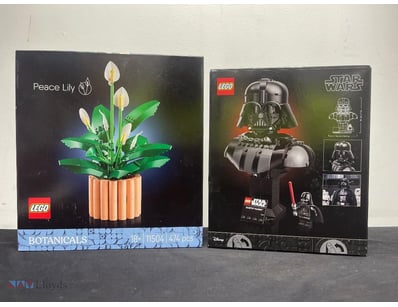 LEGO COLLECTIBLES BUNDLE - PEACE LILY BOTANICALS &...