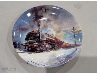 Limited edition decorative plate featuring the "Ro...