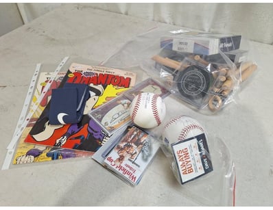 The Curio Collection (A990) - Lot 1047