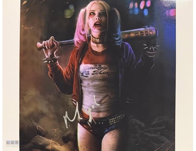 HARLEY QUINN'S MARGOT ROBBIE SIGNED PHOTO

Margot ...