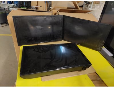 Lot of three Samsung monitors in varying sizes. In...