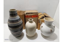 Assorted lot of vases. Including five colour