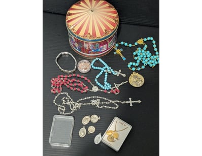 Antiques, Vintage & Interior Treasures (A999) - Lot 555