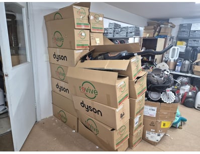 Dyson, Apple & Other Major Brand Reseller Liqui... - Lot 132
