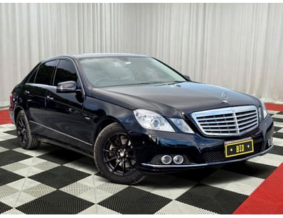 <b>2010 Mercedes-Benz E220 CDI Sedan - Black - 191...
