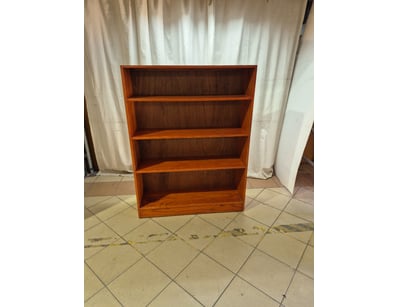 Timber style shelves, four shelves.

Dimensions:...