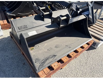 UNRESERVED Buckets & Attachments Clearance (ON4490) - Lot 42