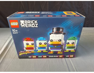 **UNRESERVED** LIFETIME COLLECTION OF LEGO PART... - Lot 299