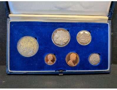 ROYAL AUSTRALIAN MINT PROOF COIN SET

A Comprehe...