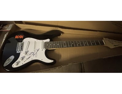 Prestigious Memorabilia (A989) - Lot 1004